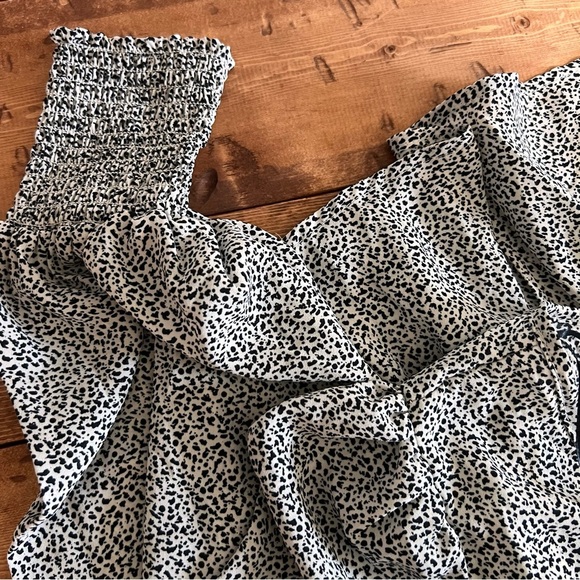 Sienna Sky Peplum Top Size Small Womens Black Cream Animal Print - Picture 11 of 14